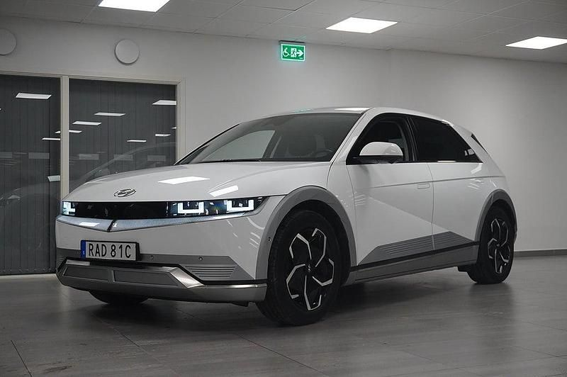Vit Begagnad 2022 Hyundai Ioniq 5 Advanced SUV | 419 800 kr - Bild 1/4