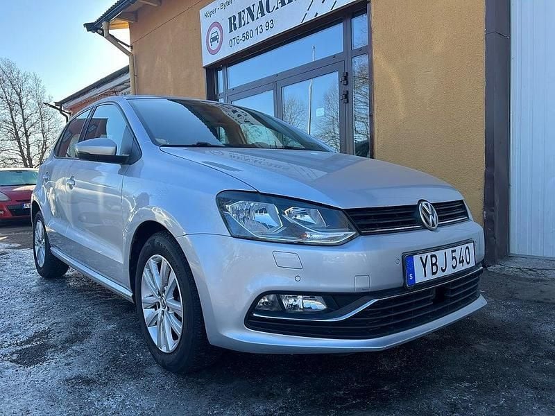 Begagnad VW Polo 90 HK (66 kW) 2015 Silver Halvkombi
