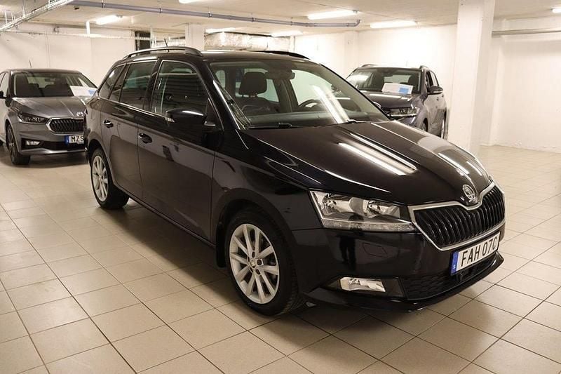 Svart Begagnad 2021 Skoda Fabia Kombi | 169 000 kr (Marknadspris) - Bild 1/4