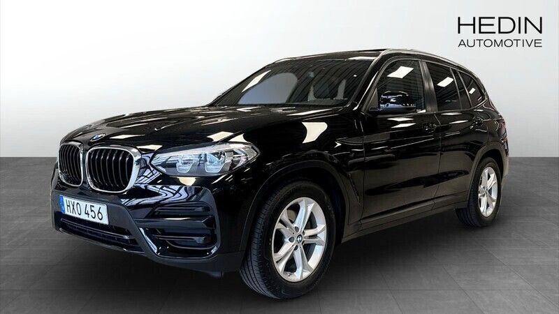 Svart (black) Begagnad 2018 BMW X3 SUV | 259 900 kr (Marknadspris) - Bild 1/4
