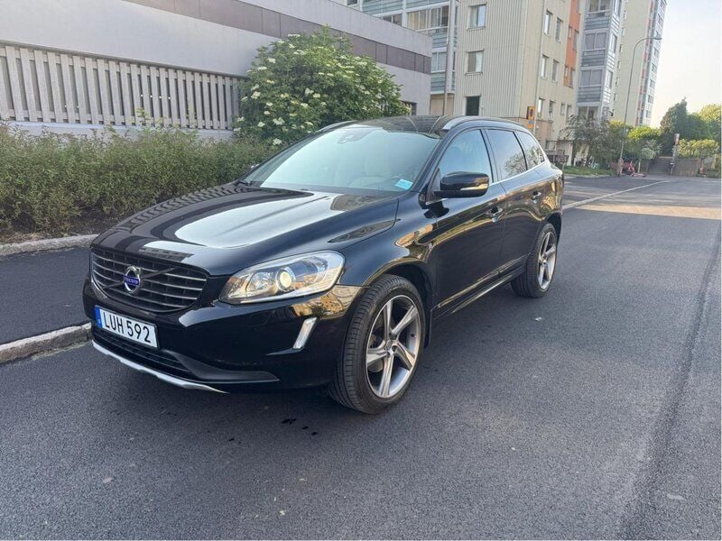 Svart Begagnad 2016 Volvo XC60 Momentum SUV | 169 900 kr (Bra pris) - Bild 1/4