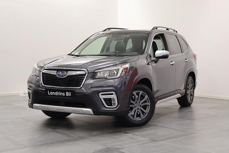Grå Begagnad 2019 Subaru Forester SUV | 279 000 kr (Marknadspris) - Bild 1/4