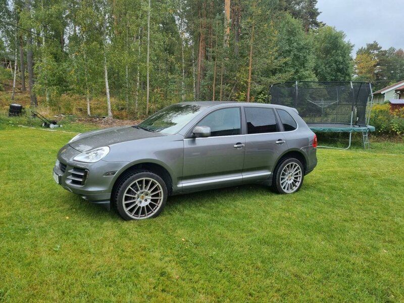 Grå Begagnad 2009 Porsche Cayenne SUV | 159 000 kr - Bild 1/4