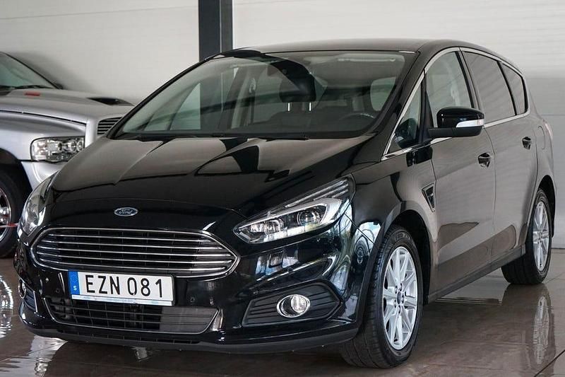 Svart Begagnad 2016 Ford S-MAX Business Edition Minibuss | 194 500 kr (Marknadspris) - Bild 1/4