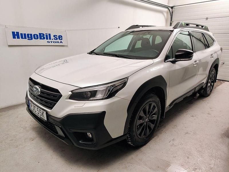 Vit Begagnad 2023 Subaru Outback Kombi | 389 500 kr (Marknadspris) - Bild 1/4