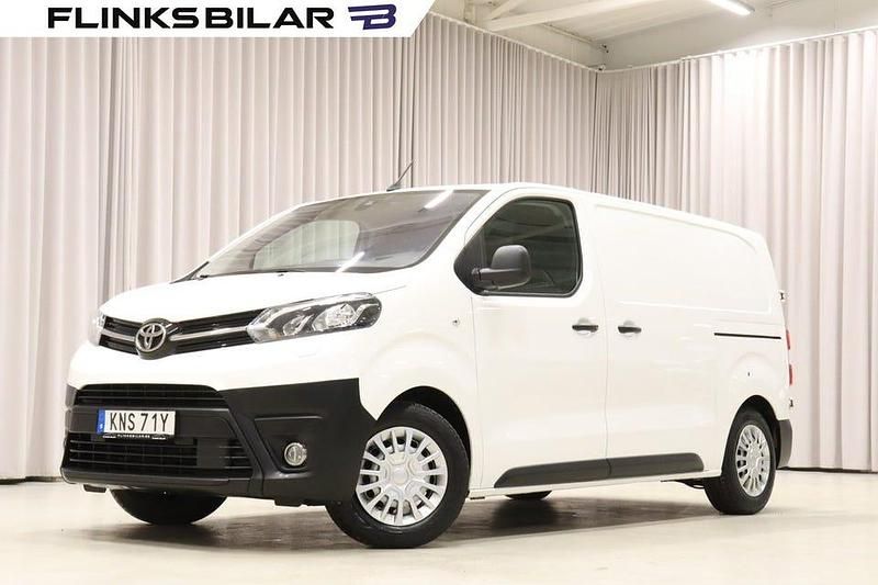 Vit Begagnad 2021 Toyota Proace Van | 149 875 kr (Marknadspris) - Bild 1/4