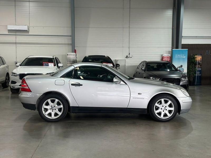 Begagnad Mercedes SLK230 193 HK (141 kW) 1997 Ljusgrå Cab