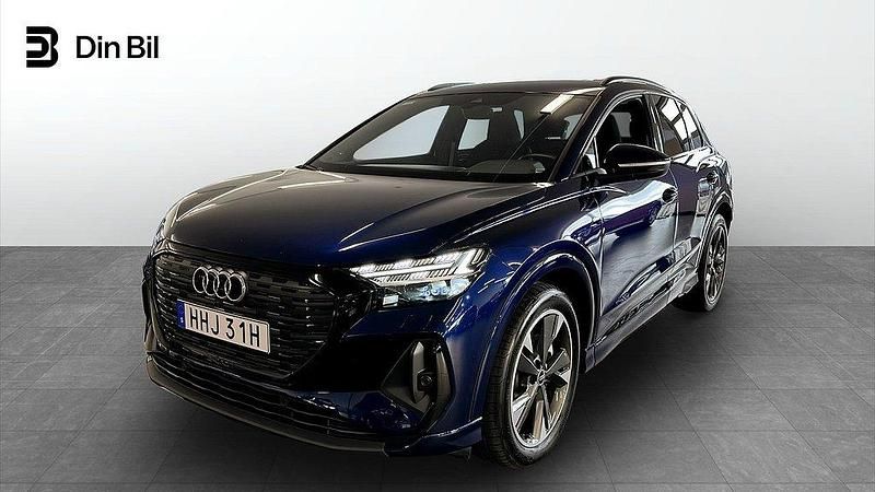 Blå Begagnad 2024 Audi Q4 e-tron Proline SUV | 539 900 kr (Dyr) - Bild 1/4