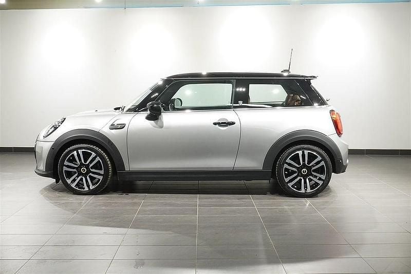 Begagnad Mini Cooper 135 kW (184 HK) 2023 Grå Halvkombi