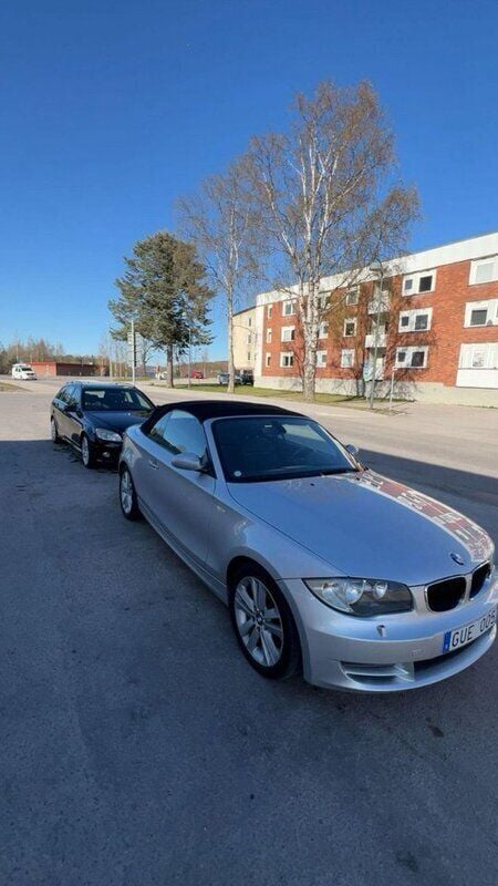 Grå Begagnad 2008 BMW 120 Cabriolet Advantage Cab | 85 000 kr (Superpris) - Bild 1/4