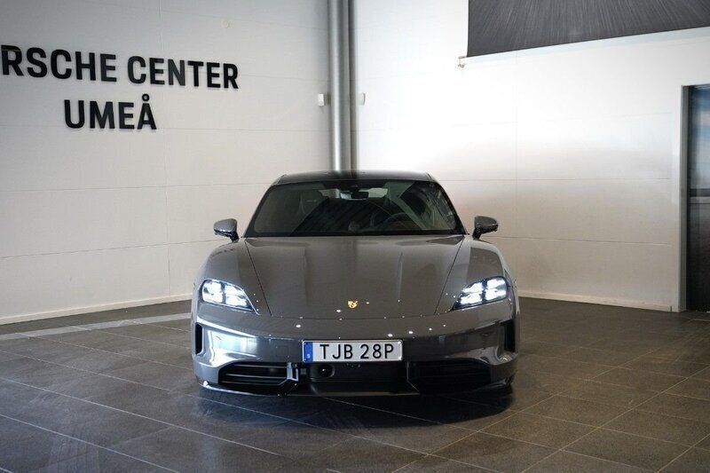 Ny Porsche Taycan GTS 515 kW (701 HK) 2025 Grå Sedan