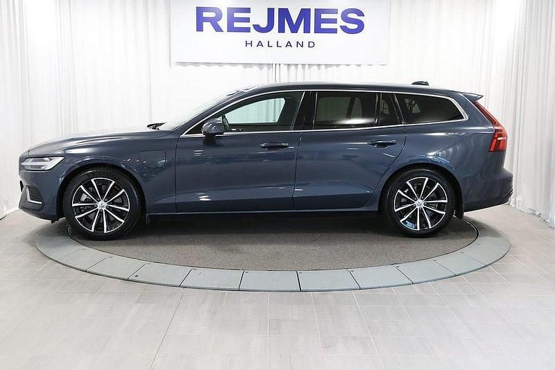 Begagnad Volvo V60 Plus 355 HK (261 kW) 2024 Mörkblå Kombi