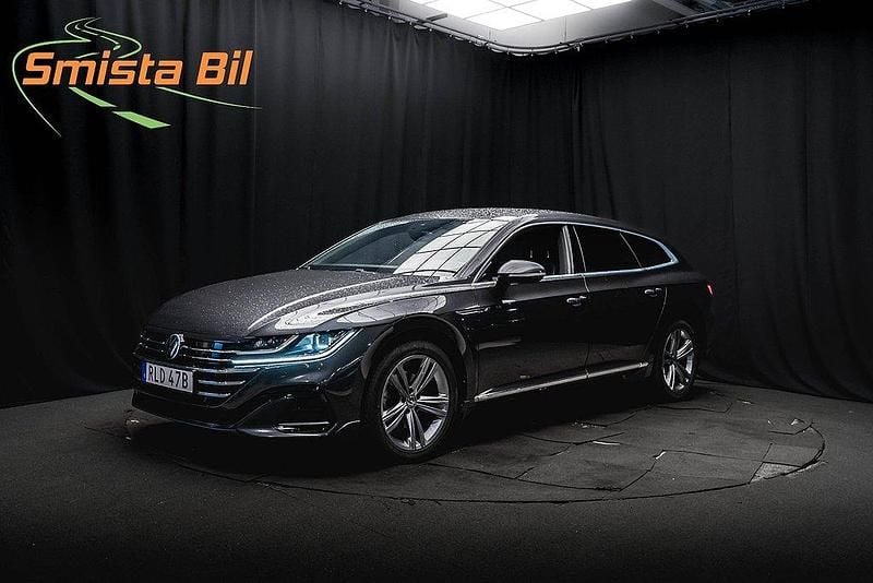 Mörkgrå Begagnad 2021 VW Arteon R-line Kombi | 259 900 kr (Marknadspris) - Bild 1/3