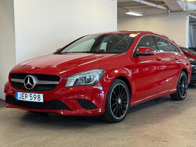 Röd Begagnad 2015 Mercedes CLA250 Shooting Brake Kombi | 199 900 kr - Bild 1/4