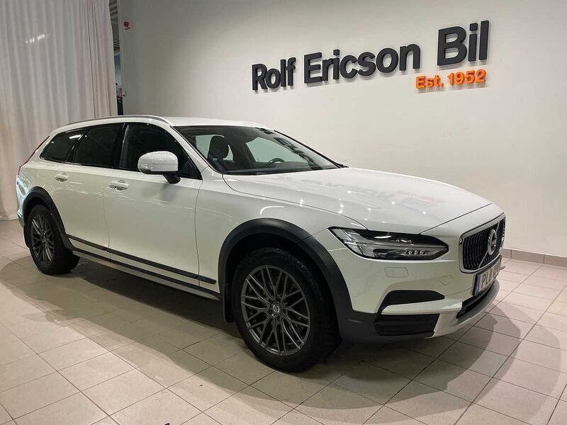 Vit Begagnad 2018 Volvo V90 CC Plus Kombi | 259 500 kr (Bra pris) - Bild 1/4