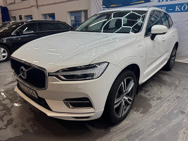 Begagnad Volvo XC60 Momentum 392 HK (288 kW) 2019 Vit SUV
