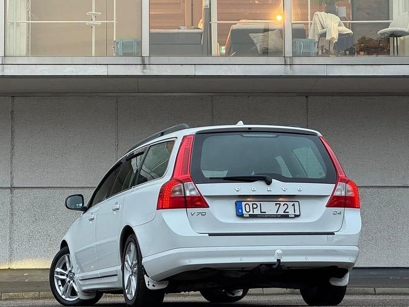 Begagnad Volvo V70 Momentum 163 HK (119 kW) 2013 Vit Kombi