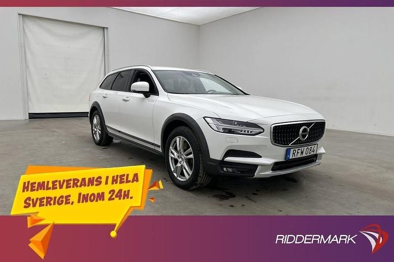 Begagnad Volvo V90 CC Momentum 190 HK (139 kW) 2018 Vit Kombi