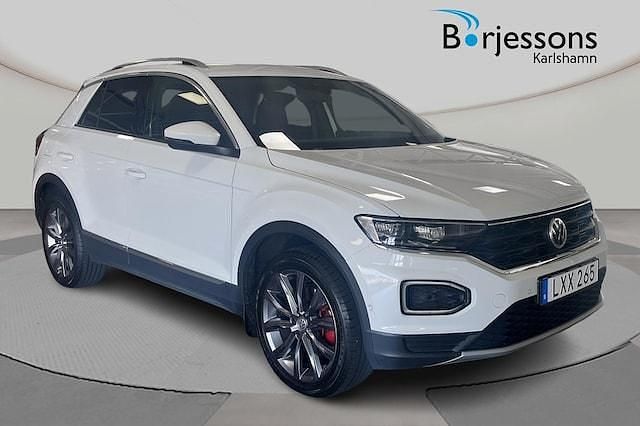Vit Begagnad 2018 VW T-Roc GT SUV | 219 000 kr (Marknadspris) - Bild 1/4