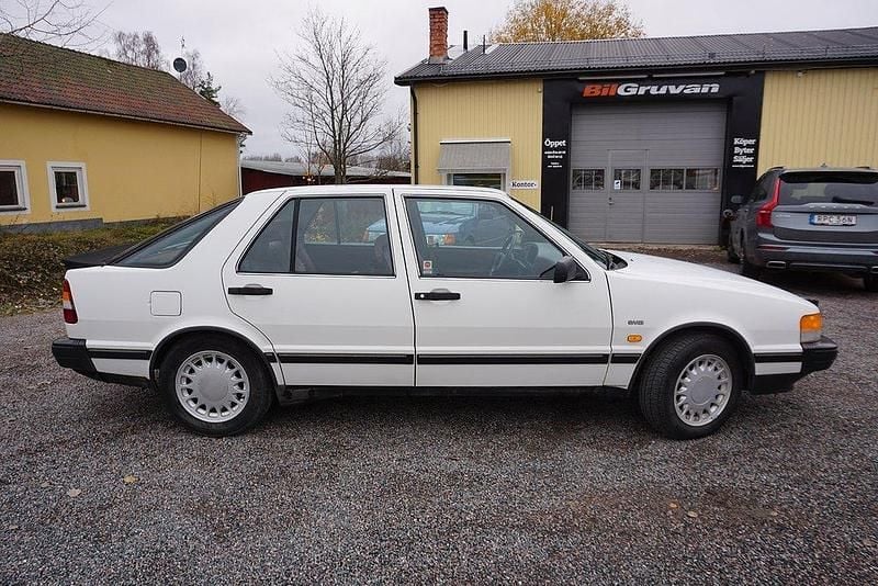 Begagnad Saab 9000 131 HK (96 kW) 1986 Vit Halvkombi