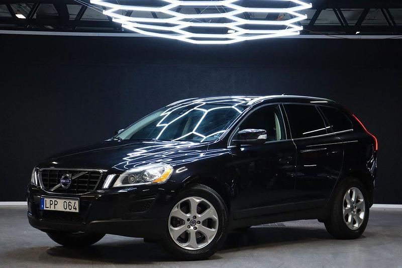 Svart Begagnad 2011 Volvo XC60 Summum SUV | 109 900 kr (Marknadspris) - Bild 1/4
