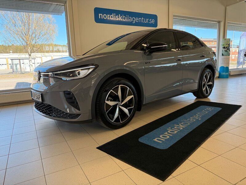 Grå Begagnad 2022 VW ID.5 GTX SUV | 439 900 kr (Dyr) - Bild 1/4
