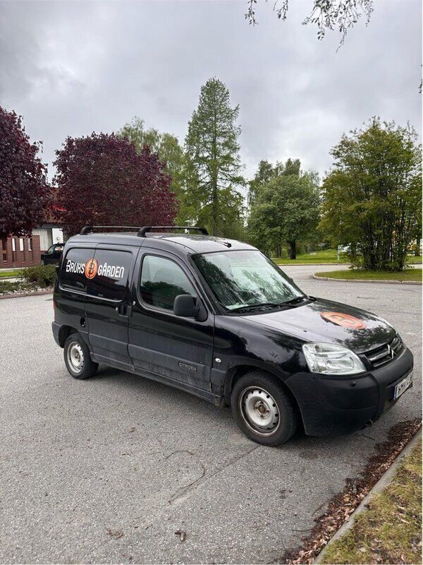 Svart Begagnad 2006 Citroën Berlingo Minibuss | 15 000 kr (Bra pris) - Bild 1/2
