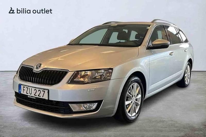 Silver Begagnad 2015 Skoda Octavia Kombi | 124 900 kr - Bild 1/1