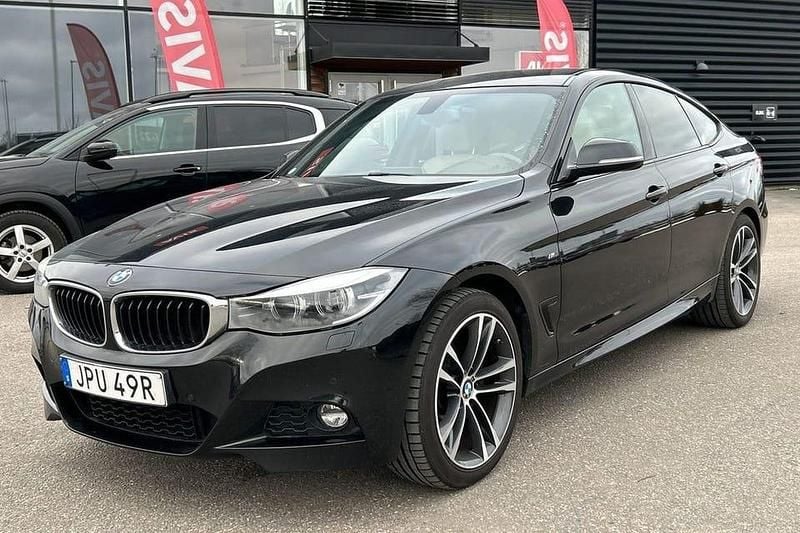 Svart Begagnad 2019 BMW 330 M Sport Halvkombi | 249 900 kr (Marknadspris) - Bild 1/4