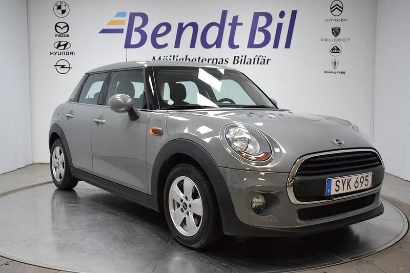 Grå Begagnad 2016 Mini ONE Pepper Halvkombi | 119 500 kr (Marknadspris) - Bild 1/3
