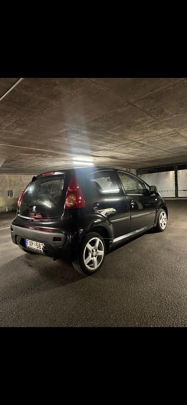 Begagnad Peugeot 107 68 HK (50 kW) 2008 Svart Halvkombi