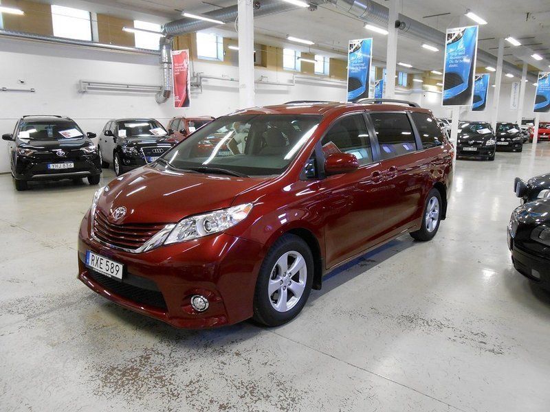 Toyota sienna 3 коврики