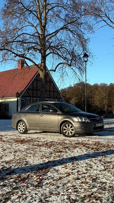 Begagnad 2007 Toyota Avensis Sedan | 33 900 kr (Lite dyr) - Bild 1/4