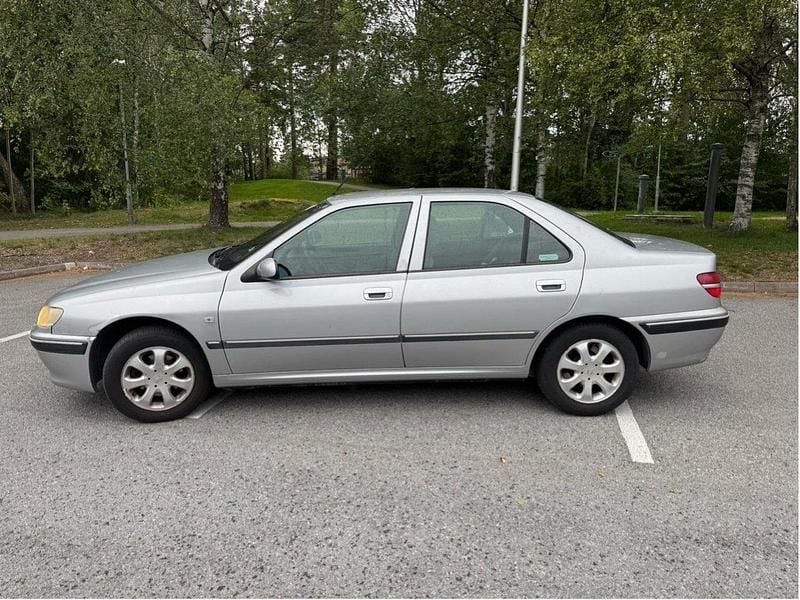 Grå Begagnad 2002 Peugeot 406 Sedan | 24 000 kr - Bild 1/4