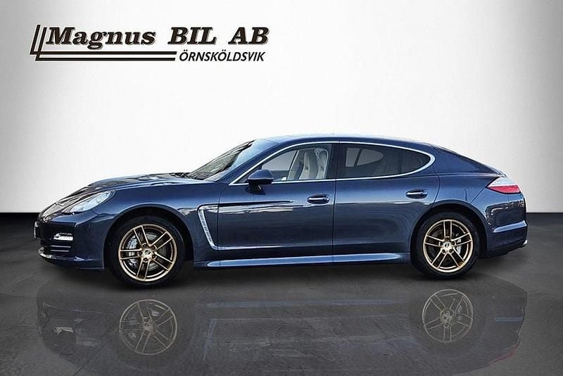 Begagnad Porsche Panamera 400 HK (294 kW) 2011 Blå Halvkombi