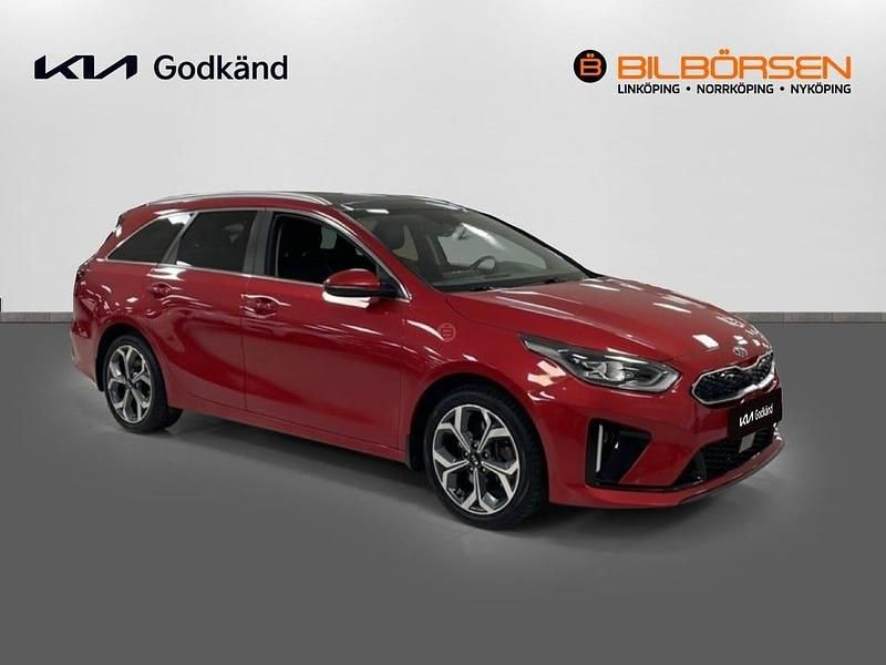 Begagnad Kia Ceed Sportswagon Advance 105 HK (77 kW) 2021 Röd Kombi
