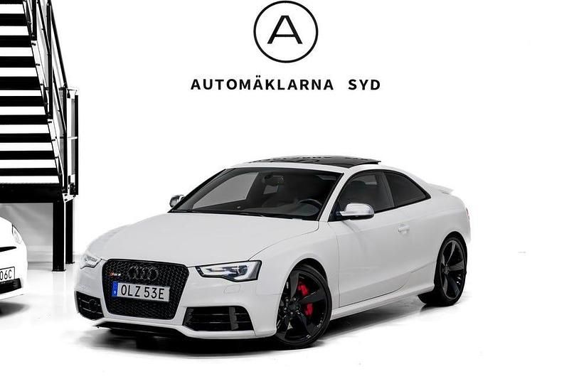 Vit Begagnad 2015 Audi RS5 Comfort Sportkupé | 274 900 kr (Marknadspris) - Bild 1/4