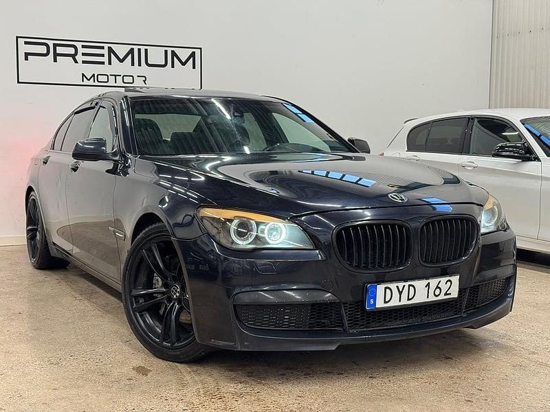 Svart Begagnad 2010 BMW 730 M Sport Sedan | 129 900 kr - Bild 1/4
