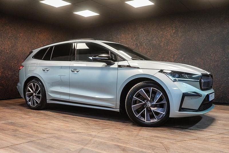 Begagnad Skoda Enyaq iV SportLine 194 kW (265 HK) 2022 Silver SUV