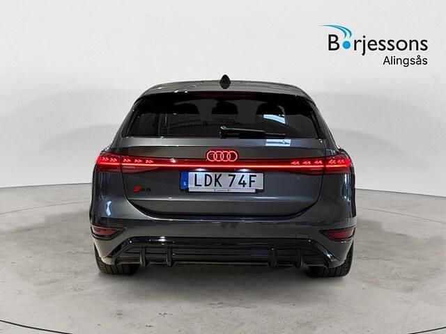 Begagnad Audi A6 e-tron Performance 269 kW (367 HK) 2025 Daytonagrå pärleffekt Kombi