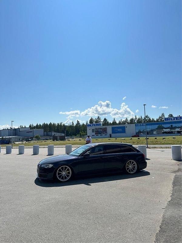 Grå Begagnad 2016 Audi A6 Sport Kombi | 185 000 kr (Lite dyr) - Bild 1/4