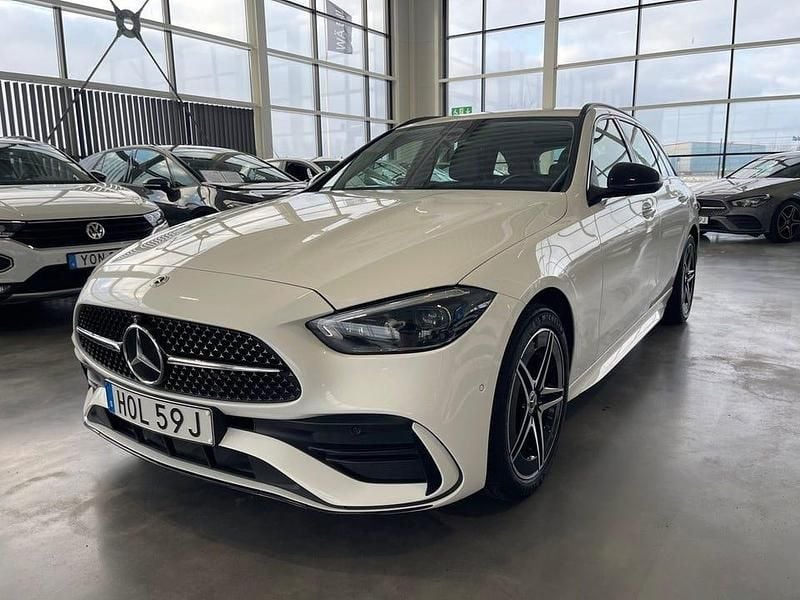 Vit Begagnad 2022 Mercedes E300 Premium | 399 900 kr - Bild 1/3