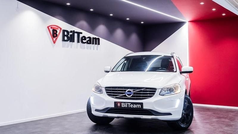 Vit Begagnad 2014 Volvo XC60 Momentum SUV | 114 900 kr (Marknadspris) - Bild 1/4