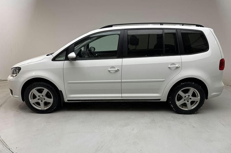 Begagnad VW Touran 150 HK (110 kW) 2014 Vit Minibuss