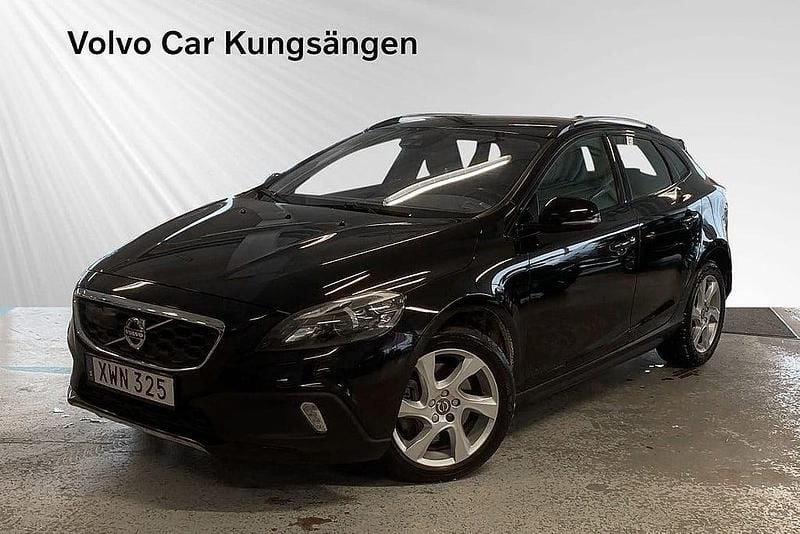 Svart Begagnad 2016 Volvo V40 CC Business Edition Kombi | 179 800 kr (Marknadspris) - Bild 1/3