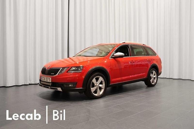 Röd (corrida red) Begagnad 2018 Skoda Octavia Kombi | 189 900 kr (Lite dyr) - Bild 1/4