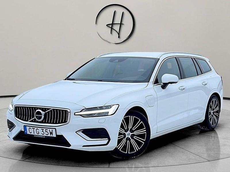 Vit Begagnad 2021 Volvo V60 Inscription Kombi | 294 900 kr (Superpris) - Bild 1/4
