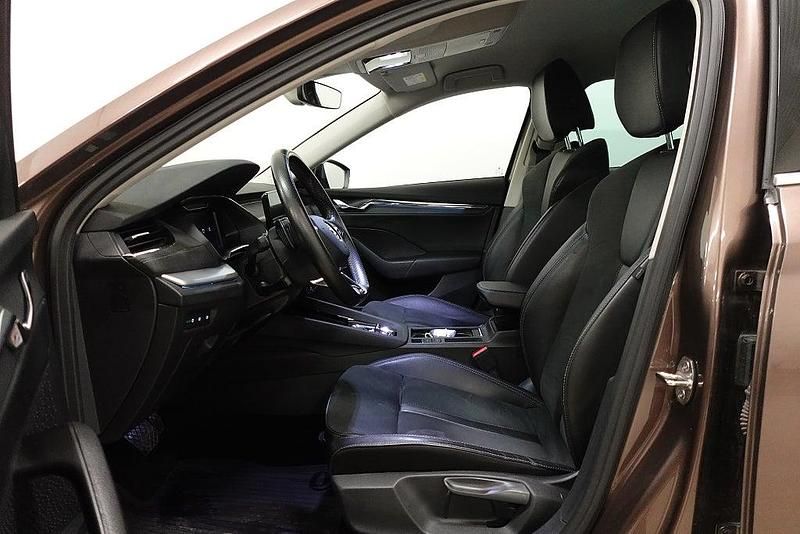 Begagnad Skoda Octavia Style 150 HK (110 kW) 2020 Brun Kombi