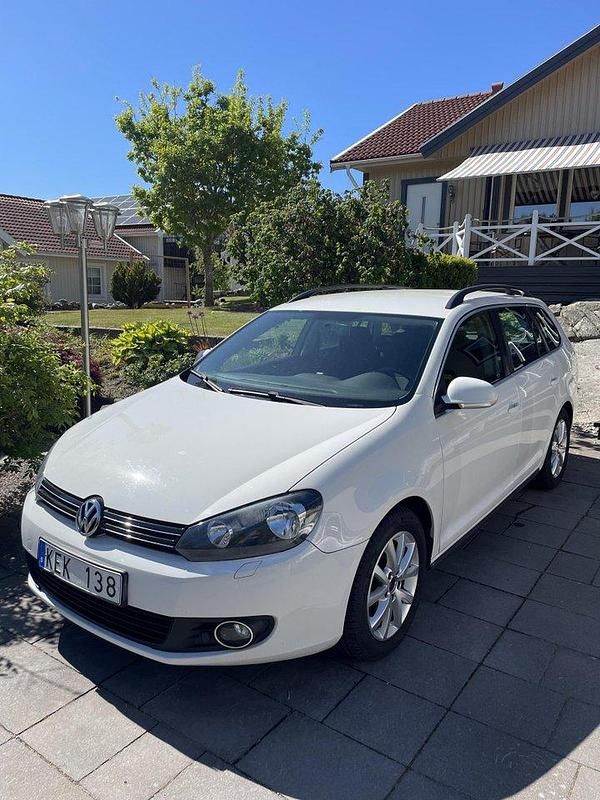 Vit Begagnad 2010 VW Golf Kombi | 35 000 kr (Bra pris) - Bild 1/4