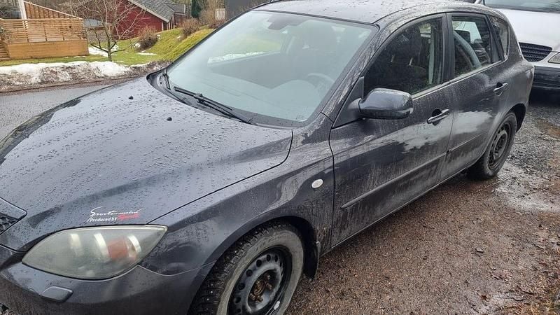 Begagnad Mazda 3 Inclusive 105 HK (77 kW) 2007 Svart